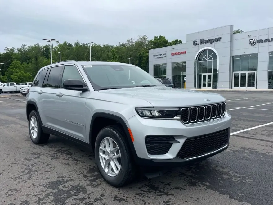 2025 Jeep Grand Cherokee Laredo photo 1