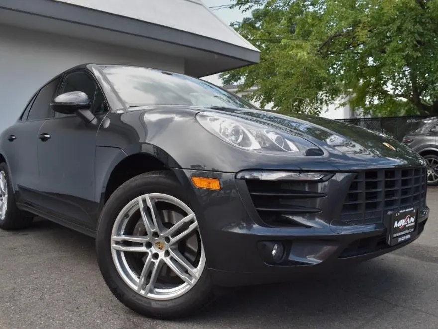2017 Porsche Macan photo 1