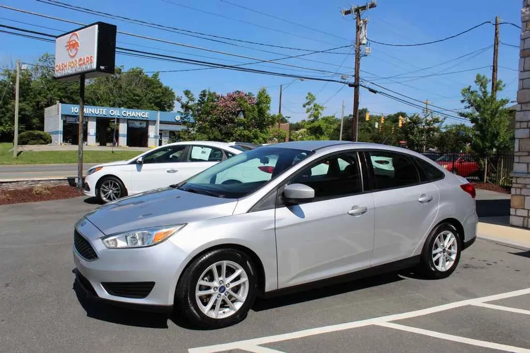 2018 Ford Focus SE photo 1