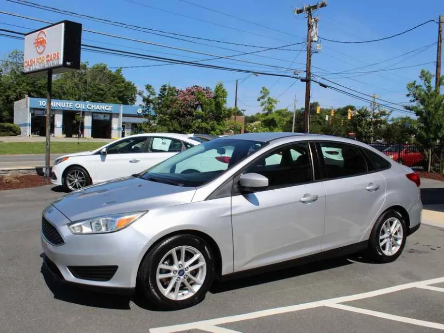 2018 Ford Focus SE photo 1