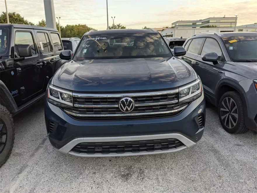 2023 Volkswagen Atlas Cross Sport SE Technology photo 1
