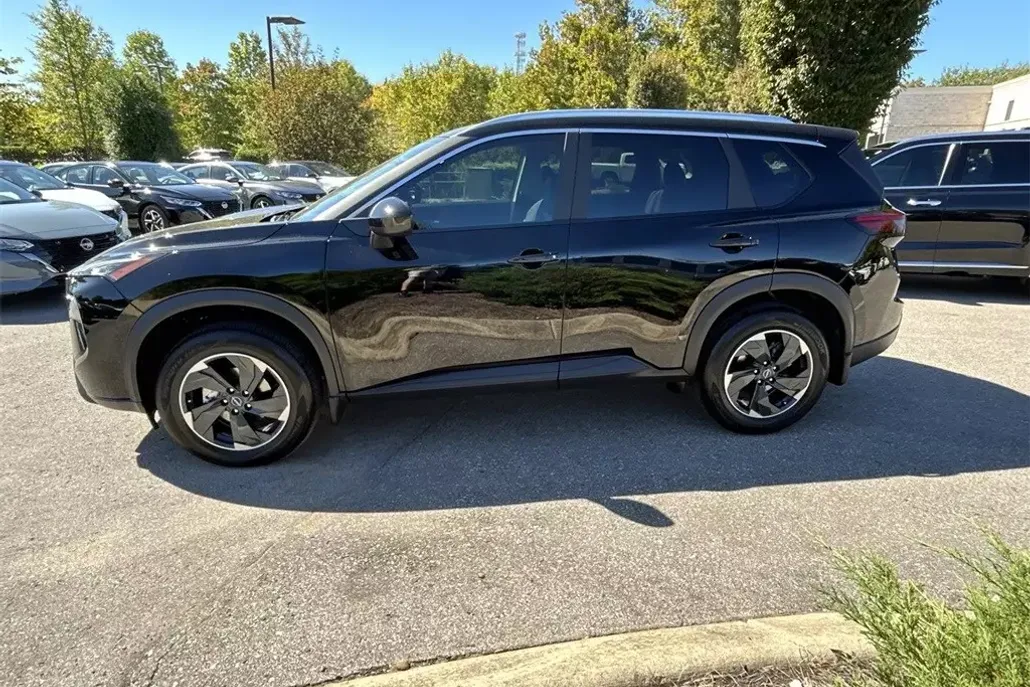 2026 Nissan Rogue SV photo 1