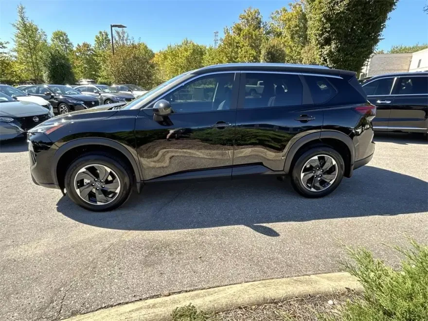 2026 Nissan Rogue SV photo 1