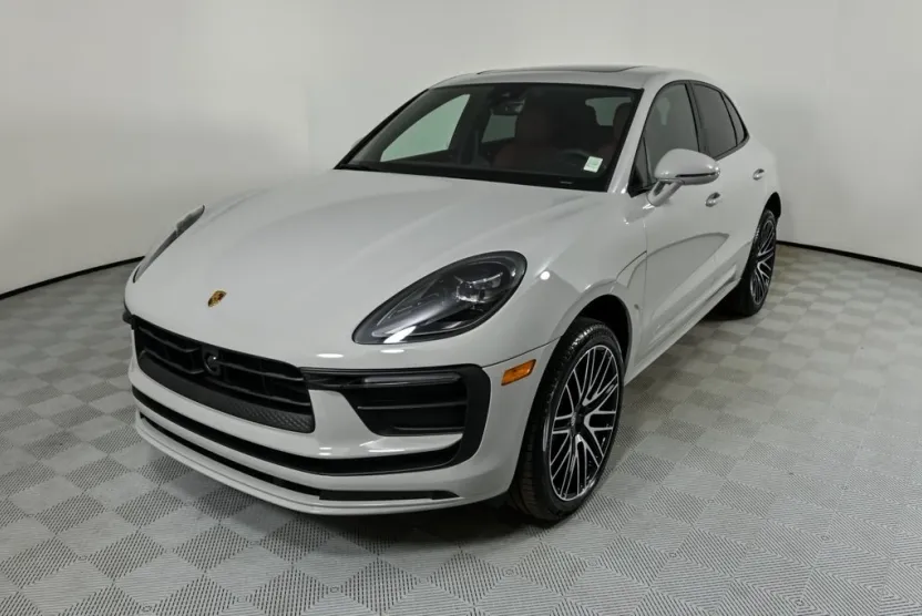 2026 Porsche Macan Base photo 1