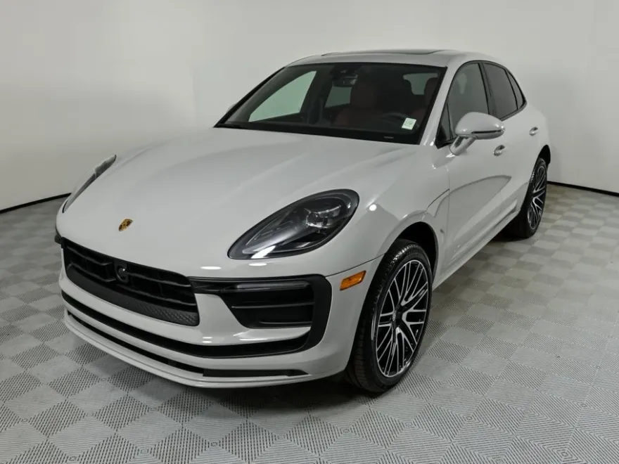 2026 Porsche Macan Base photo 1