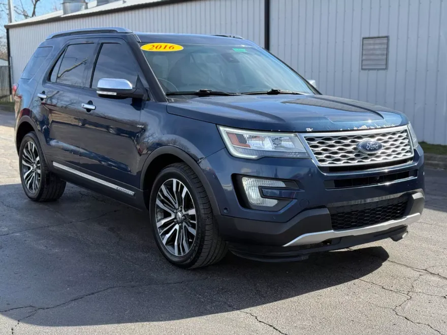2016 Ford Explorer Platinum photo 1