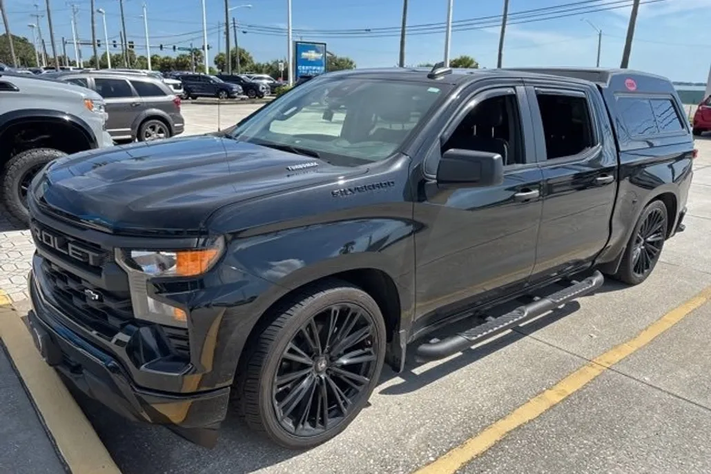 2024 Chevrolet Silverado 1500 Custom photo 1