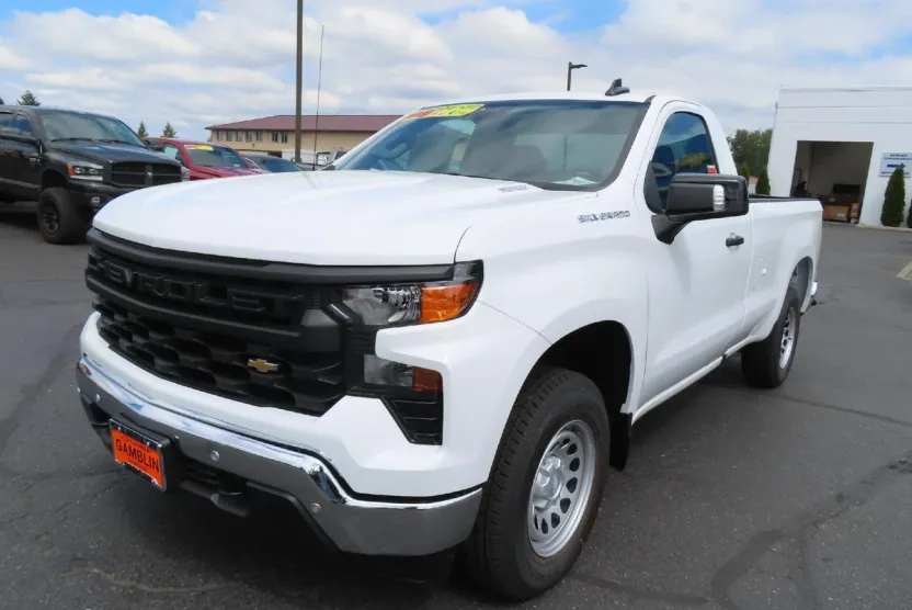 2025 Chevrolet Silverado 1500 photo 1