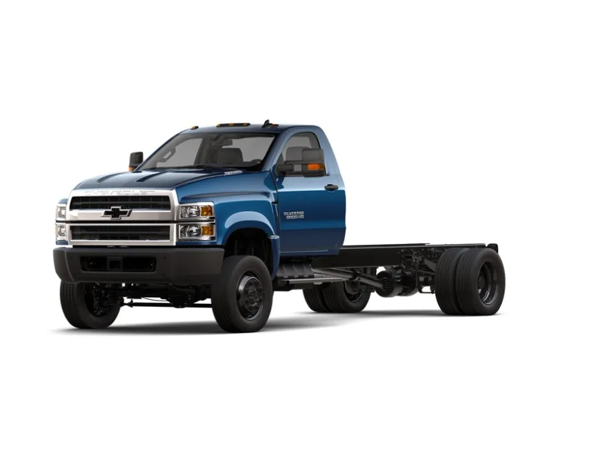 2024 Chevrolet Silverado 5500HD LT photo 1