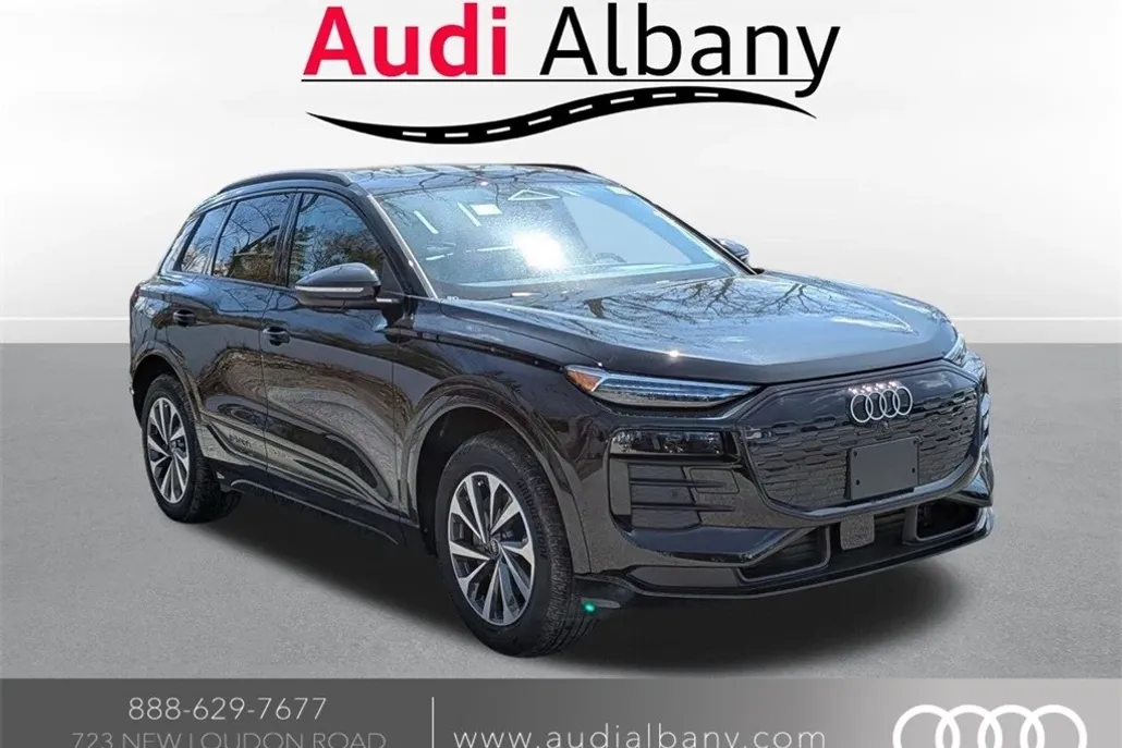 2025 Audi e-tron Premium Plus photo 1