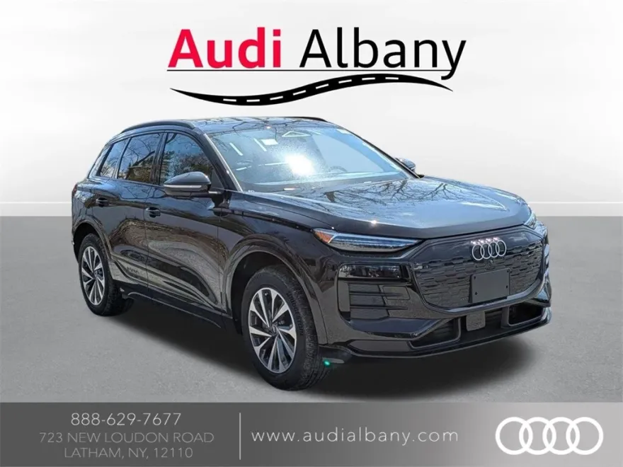 2025 Audi e-tron Premium Plus photo 1