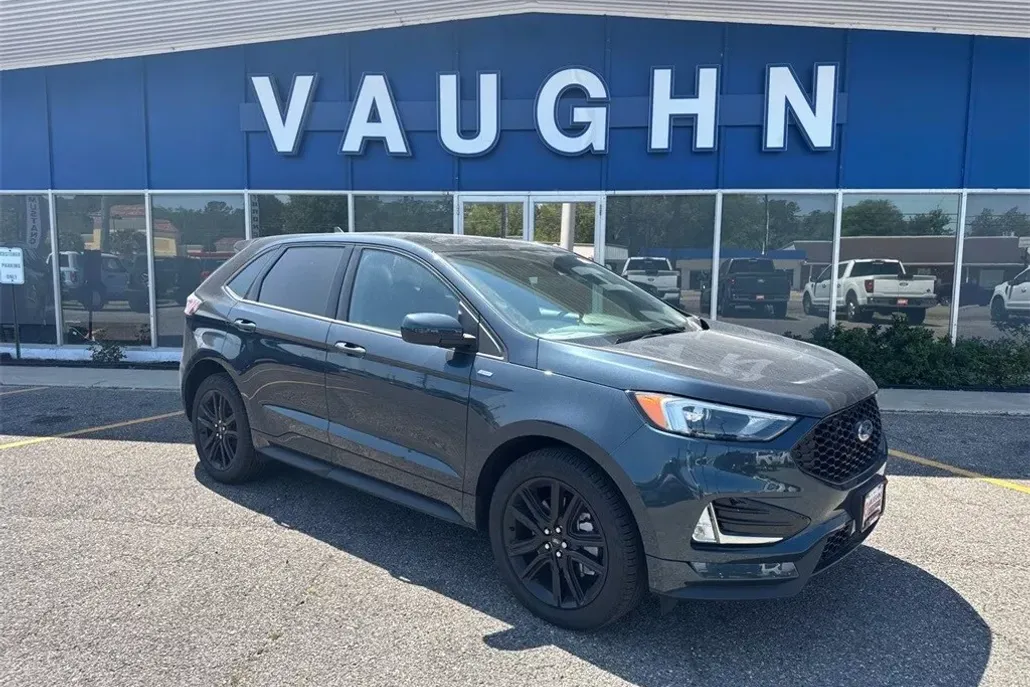 2024 Ford Edge ST photo 1