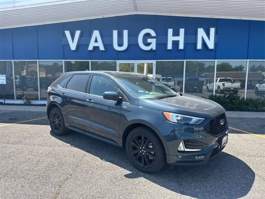 2024 Ford Edge ST photo 1