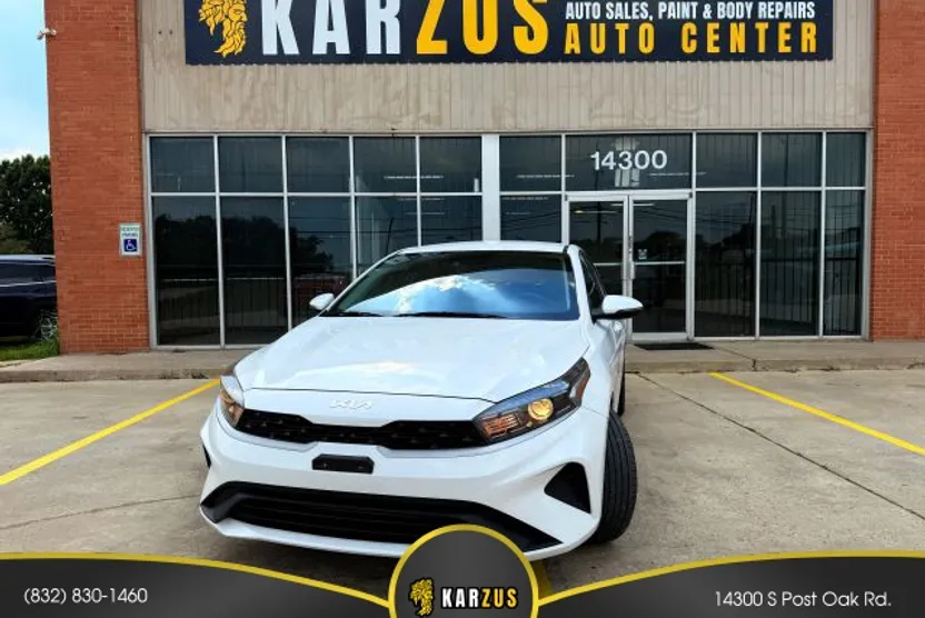 2022 Kia Forte LXS photo 1