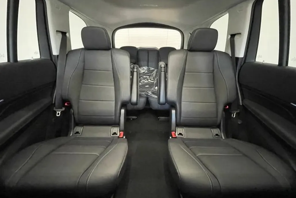 2026 Mercedes Benz GLS 450 4MATIC photo 1