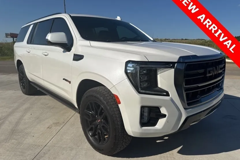 2022 Gmc Yukon XL AT4 photo 1