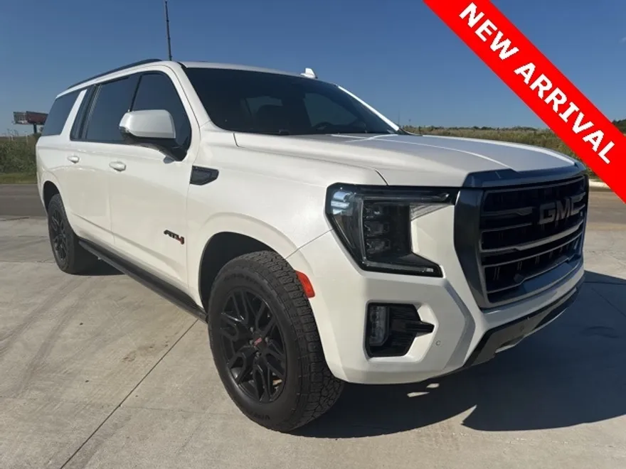 2022 Gmc Yukon XL AT4 photo 1