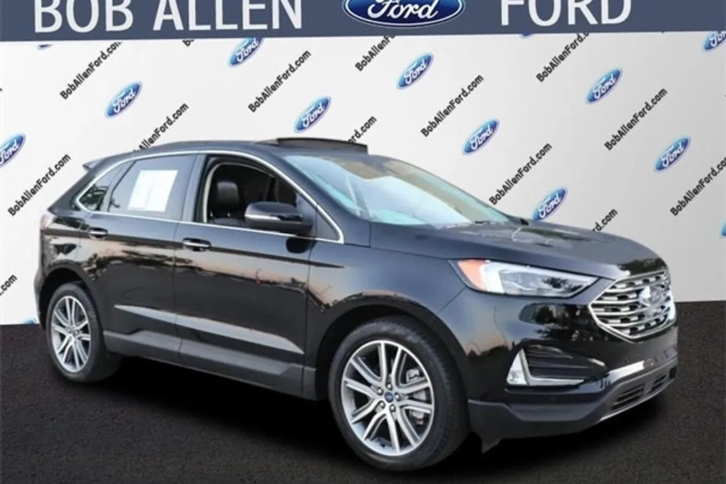 2022 Ford Edge Titanium photo 1