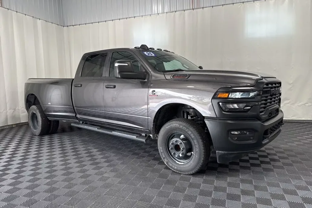 2025 Ram 3500 Tradesman photo 1