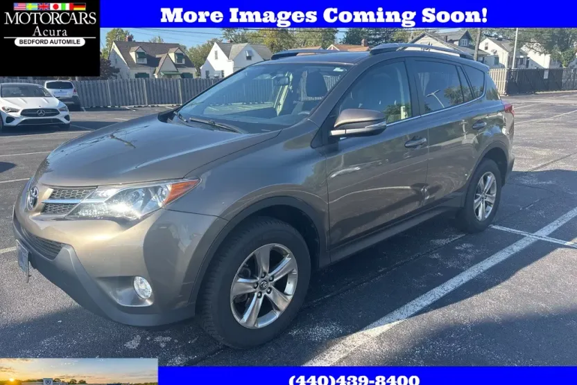 2015 Toyota RAV4 XLE photo 1
