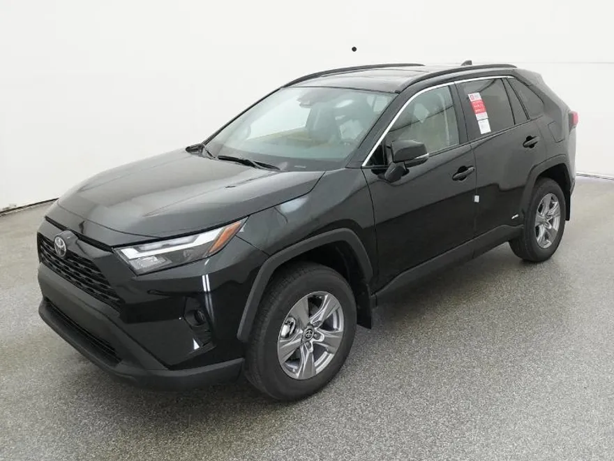 2025 Toyota RAV4 Hybrid XLE photo 1