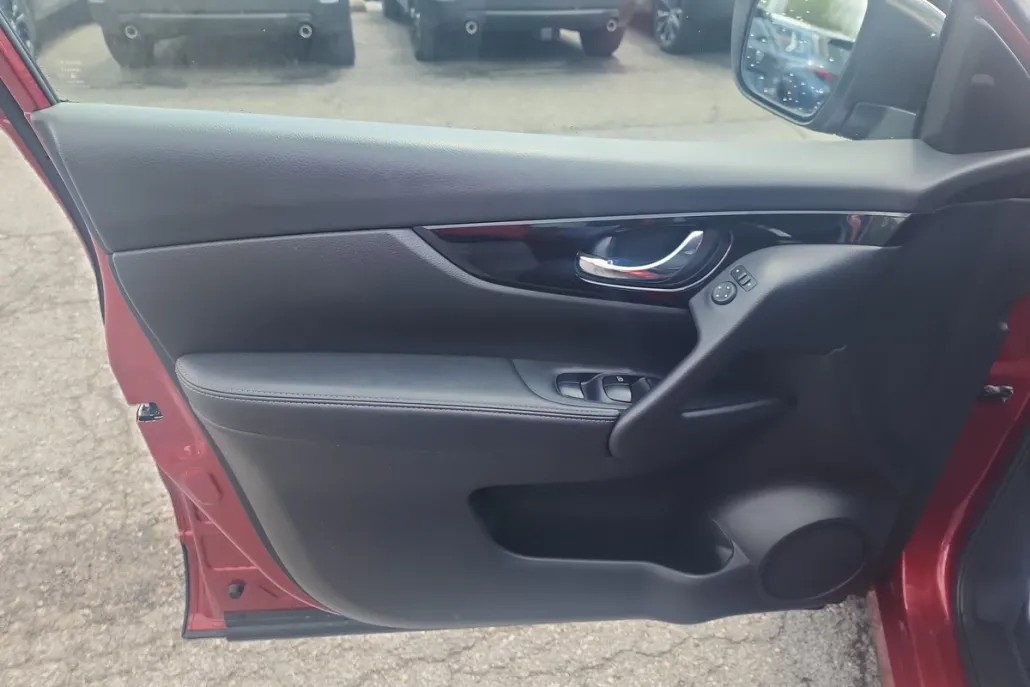 2020 Nissan Rogue Sport SV photo 1