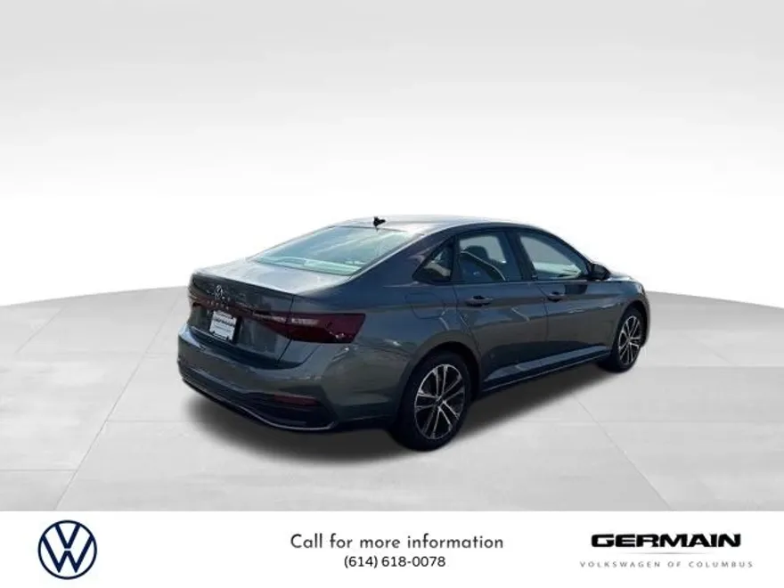 2025 Volkswagen Taos SE photo 1