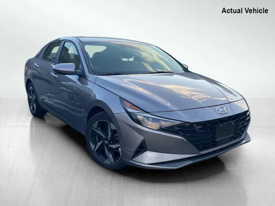2023 Hyundai Elantra SEL photo 1