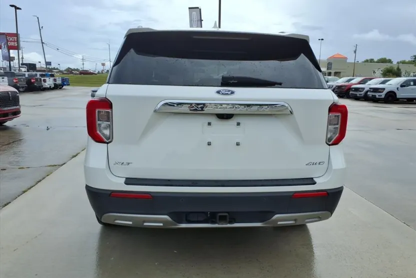 2022 Ford Explorer XLT photo 1