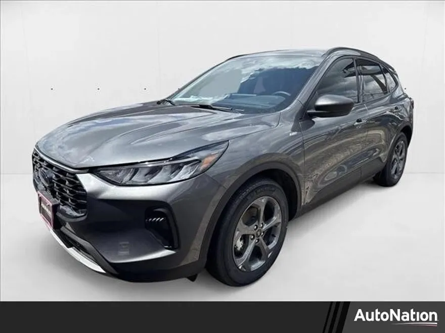2025 Ford Escape ST-Line photo 1
