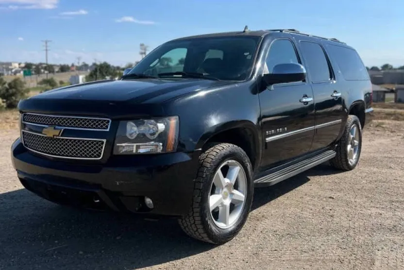 2014 Chevrolet Suburban LTZ photo 1