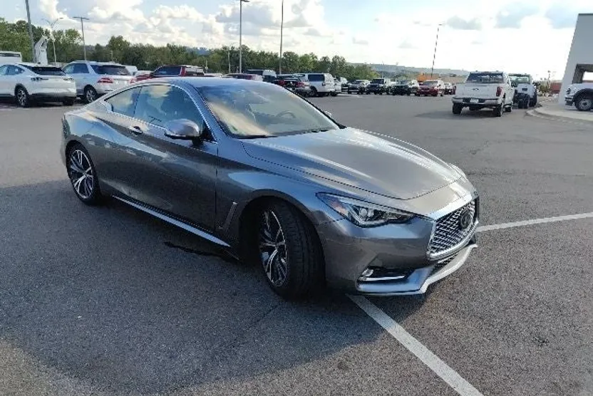 2022 Infiniti Q60 Luxe photo 1