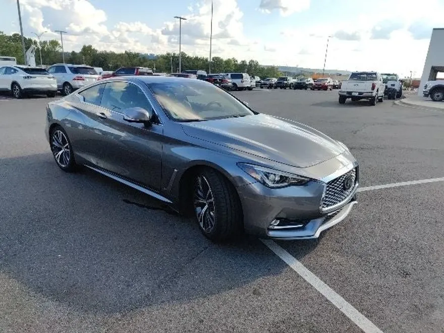 2022 Infiniti Q60 Luxe photo 1
