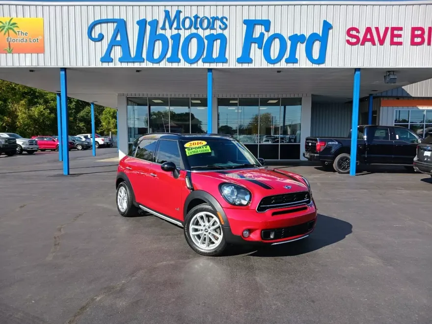 2016 Mini Cooper S ALL4 photo 1