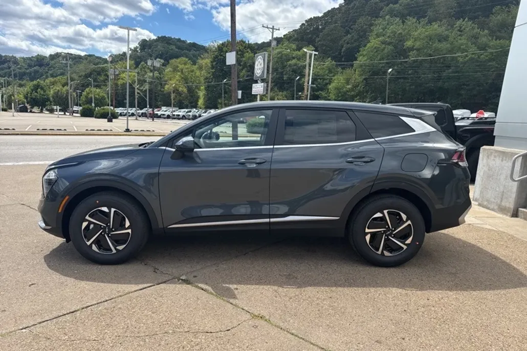 2025 Kia Sportage Hybrid LX photo 1
