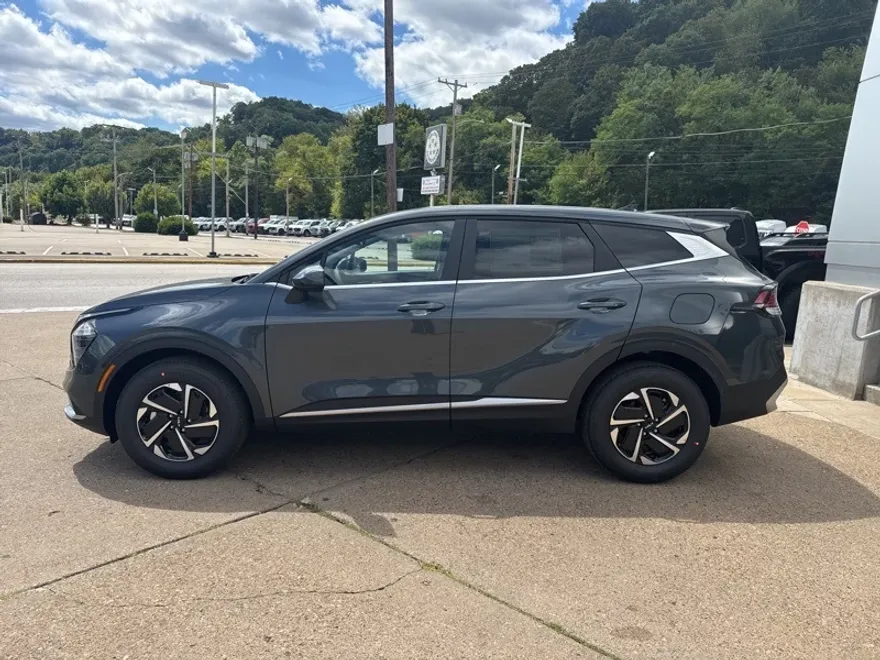 2025 Kia Sportage Hybrid LX photo 1