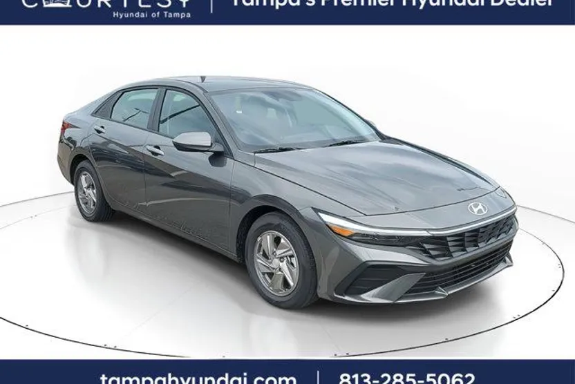 2025 Hyundai Elantra SE photo 1
