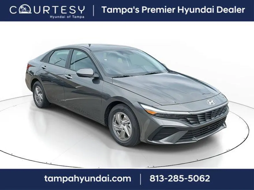 2025 Hyundai Elantra SE photo 1