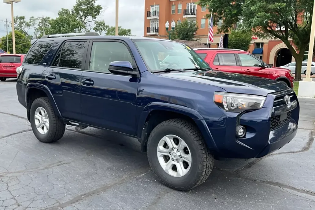 2021 Toyota 4Runner SR5 photo 1