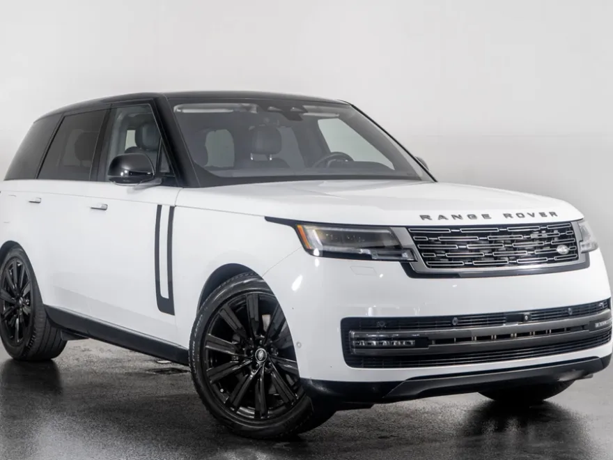 2023 Land Rover Range Rover SE photo 1