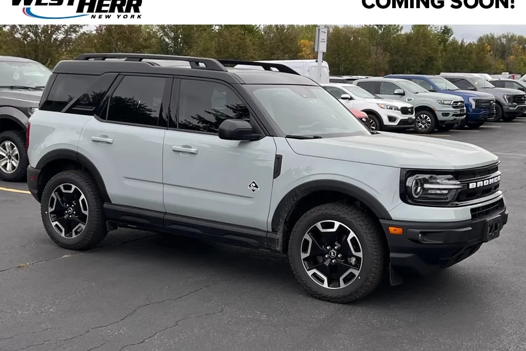 2023 Ford Bronco Sport Outer Banks photo 1