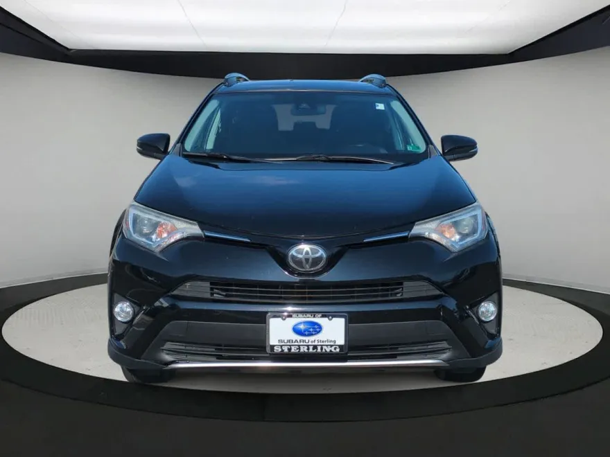 2018 Toyota RAV4 XLE photo 3