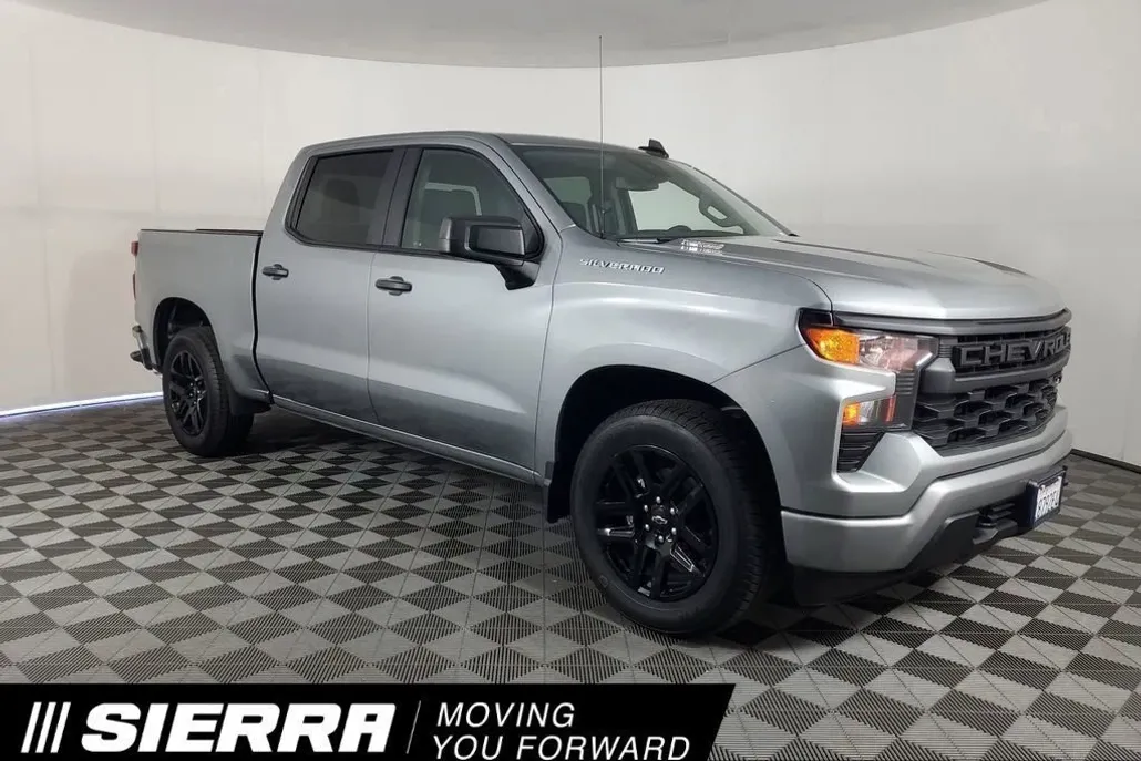 2025 Chevrolet Silverado 1500 Custom photo 1