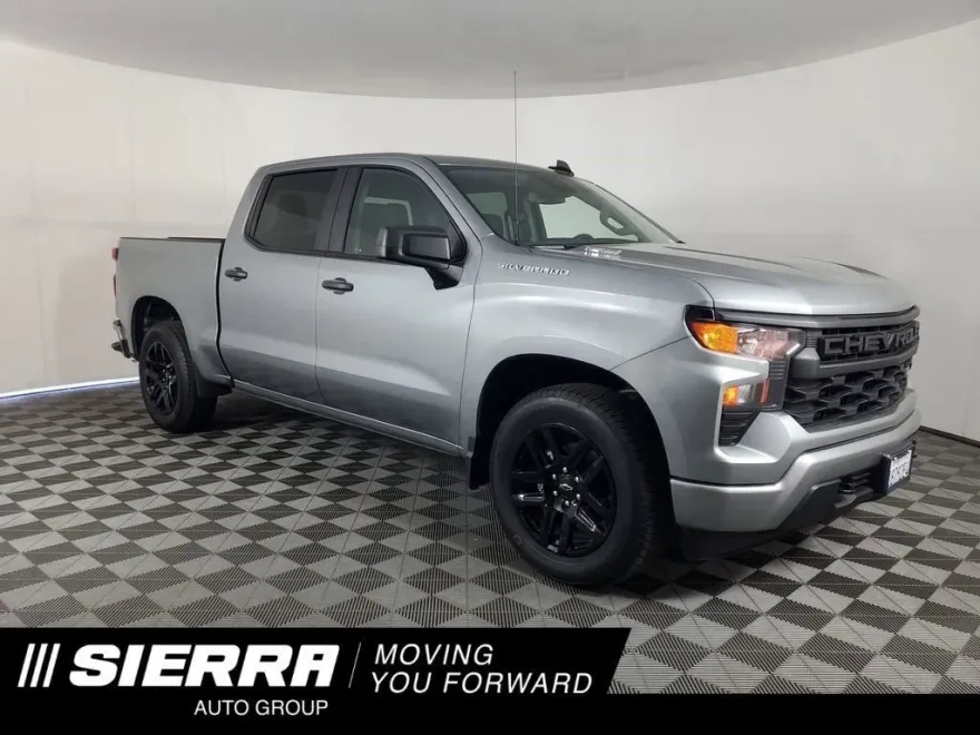 2025 Chevrolet Silverado 1500 Custom photo 1