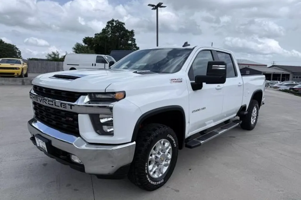 2023 Chevrolet Silverado 2500HD LT photo 1