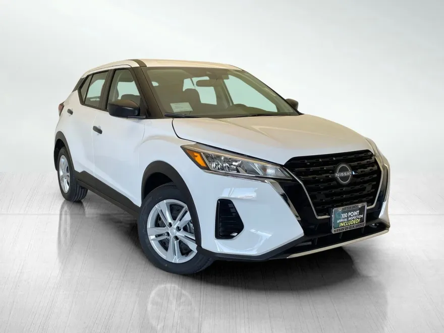 2025 Nissan Kicks Play S photo 1