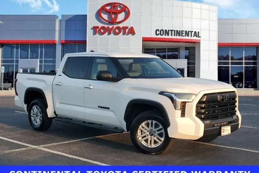 2025 Toyota Tundra SR5 photo 1