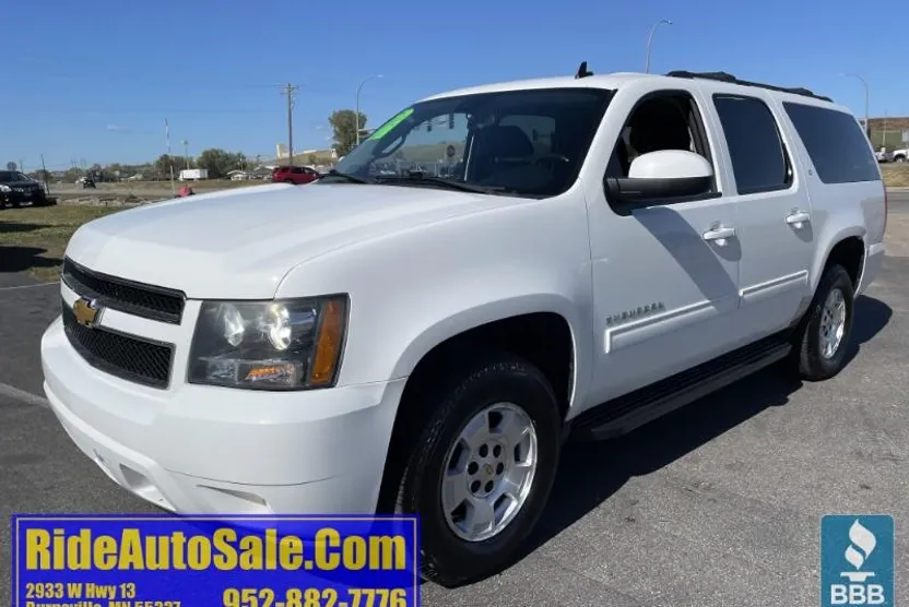 2013 Chevrolet Suburban LT photo 1