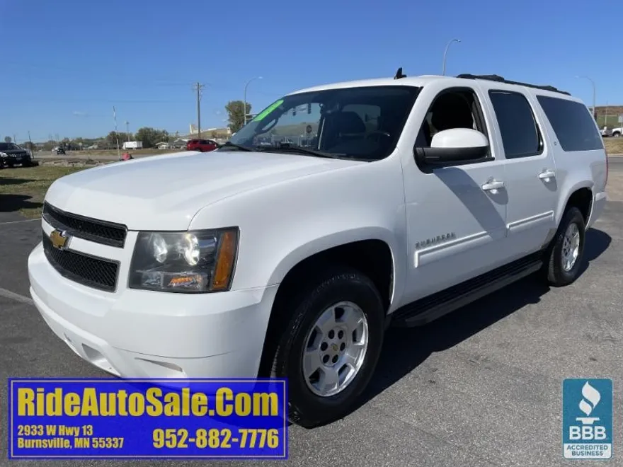 2013 Chevrolet Suburban LT photo 1