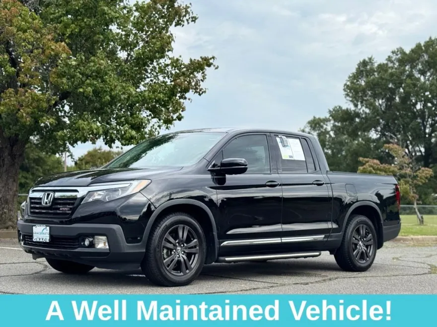 2017 Honda Ridgeline Sport photo 1